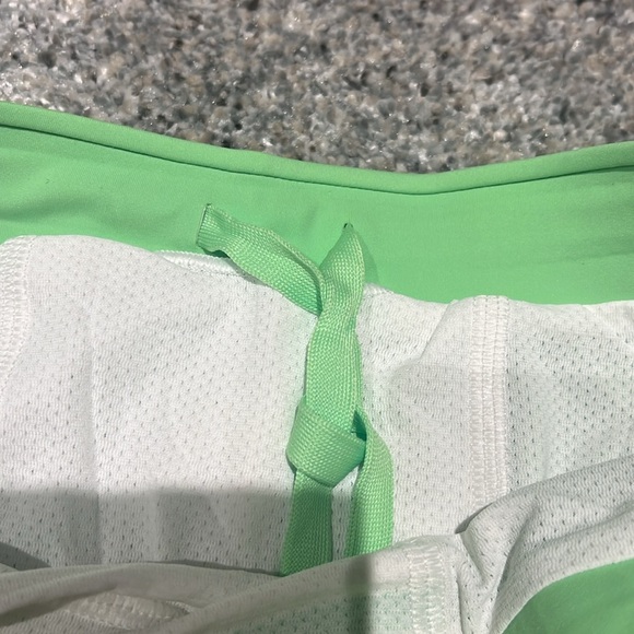 LULULEMON FAST & FREE SHORT 6” lined - Picture 6 of 9